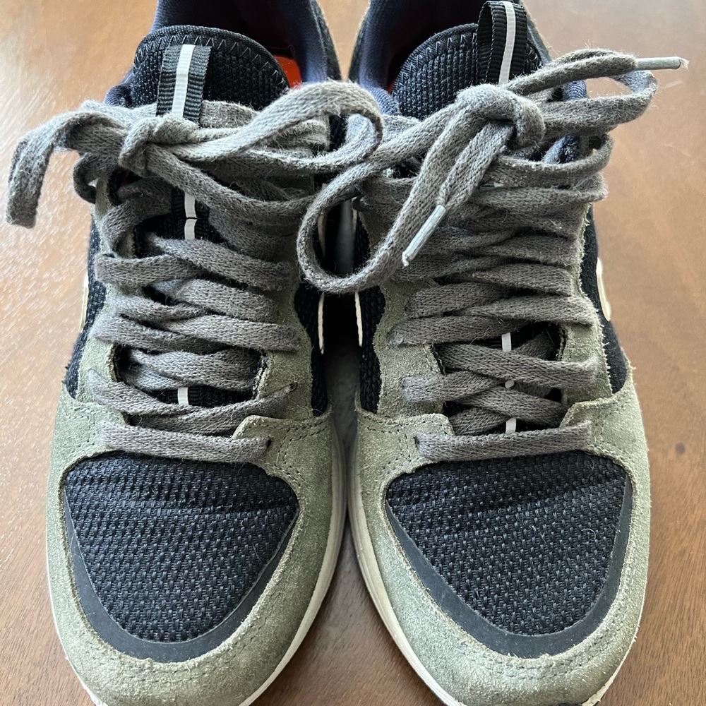 Veja Venturi B-Mesh Black Olive Pierre Sneakers | Size US 7 | Euro 38 - Picture 3 of 6